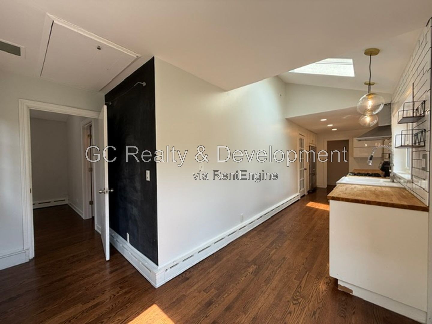 *** 3BR-2BA / HARDWOOD FLOORS / SS APPLIANCES / IN-UNIT LAUNDRY / CENTRAL AIR / ATTACHED GARAGE *** property image