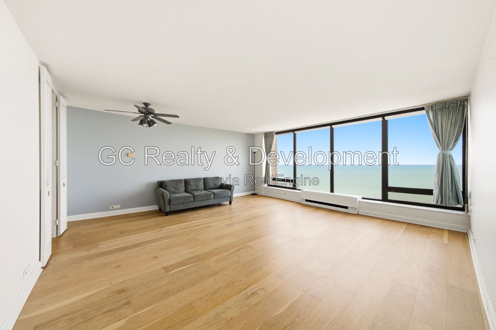 *** LAKE VIEW 1BR, $300 MOVE-IN FEE! / RECENTLY UPDATED / HARDWOOD FLOORS / LARGE CLOSETS / CENTRAL AIR / EASY COMMUTE *** property image
