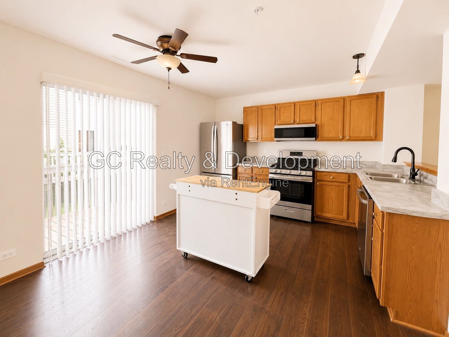 *** 3BR, 2BA / ATTACHED GARAGE / SS APPLIANCES / CENTRAL AIR / FINISHED BASEMENT *** property image