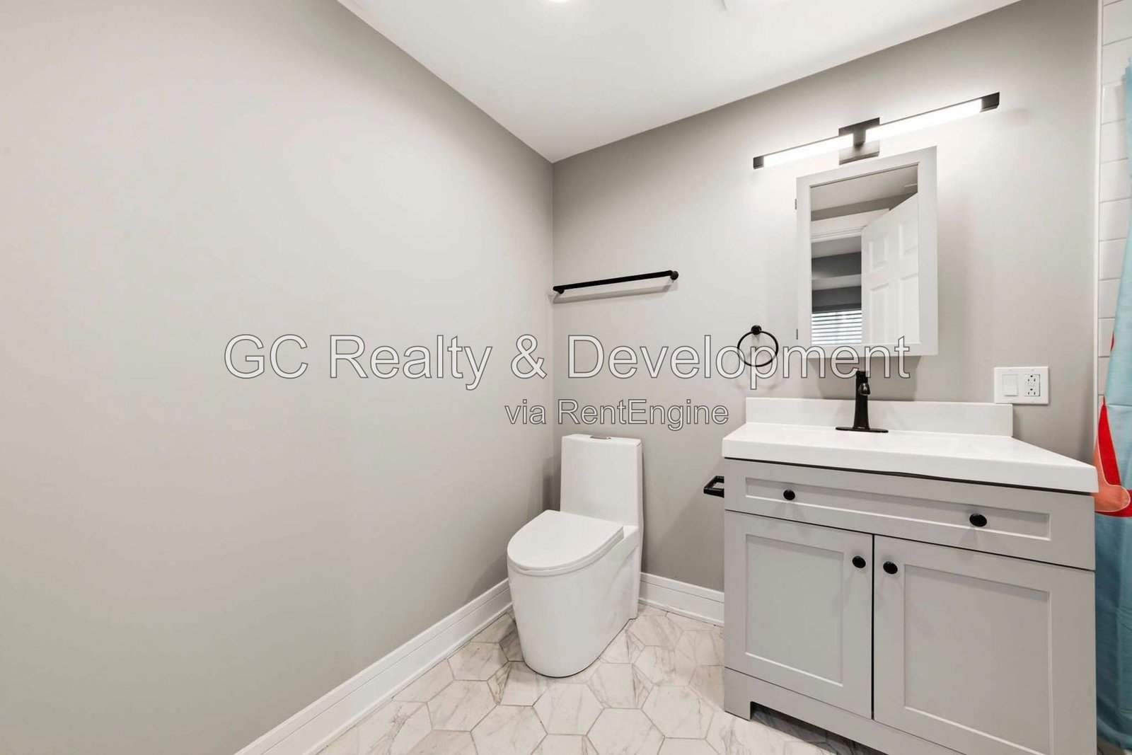 *** 2 BDRM-2BTH / 1200 SF / WALK TO METRA / GARAGE / 100% UPDATED / CENTRAL AIR / SS APPLIANCES / IN-UNIT LAUNDRY *** property image