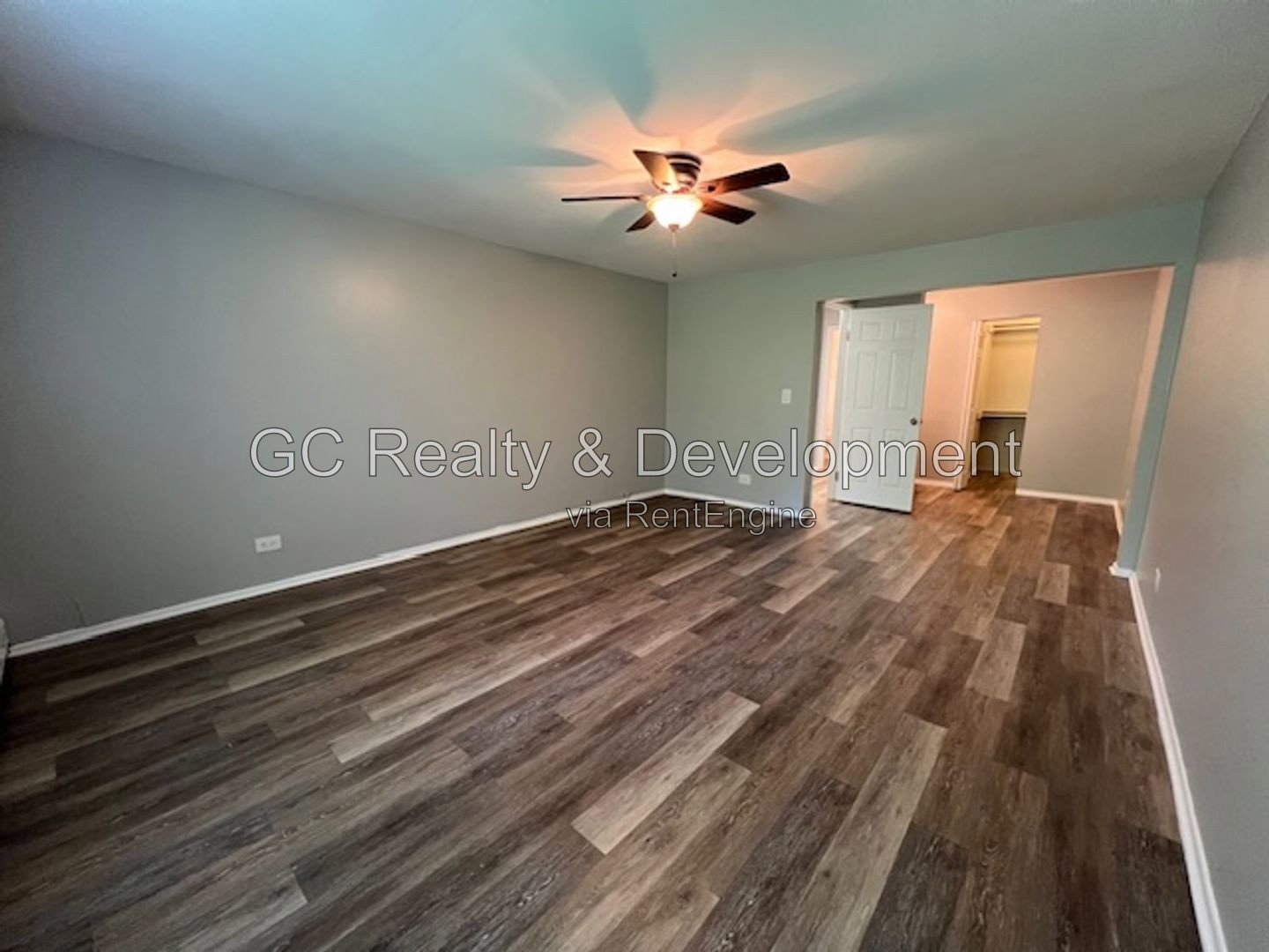 *** WESTMONT / 1BR-1BA / SS APPLIANCES / PARKING INCLUDED / PET FRIENDLY / TENANT PAYS ELECTRIC ONLY / LAUNDRY ON SITE *** property image