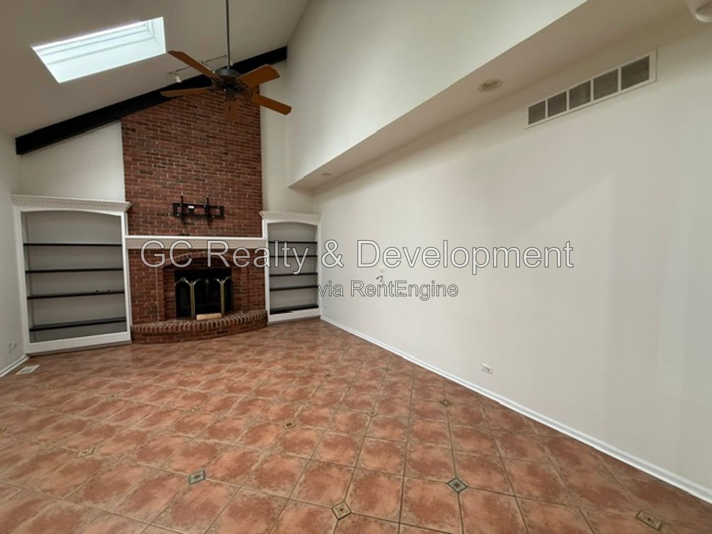 ***   COMING SOON 8/15/26!  / HARDWOOD FLOORS / CENTRAL AC / LAKE VIEWS / LARGE CLOSETS *** property image