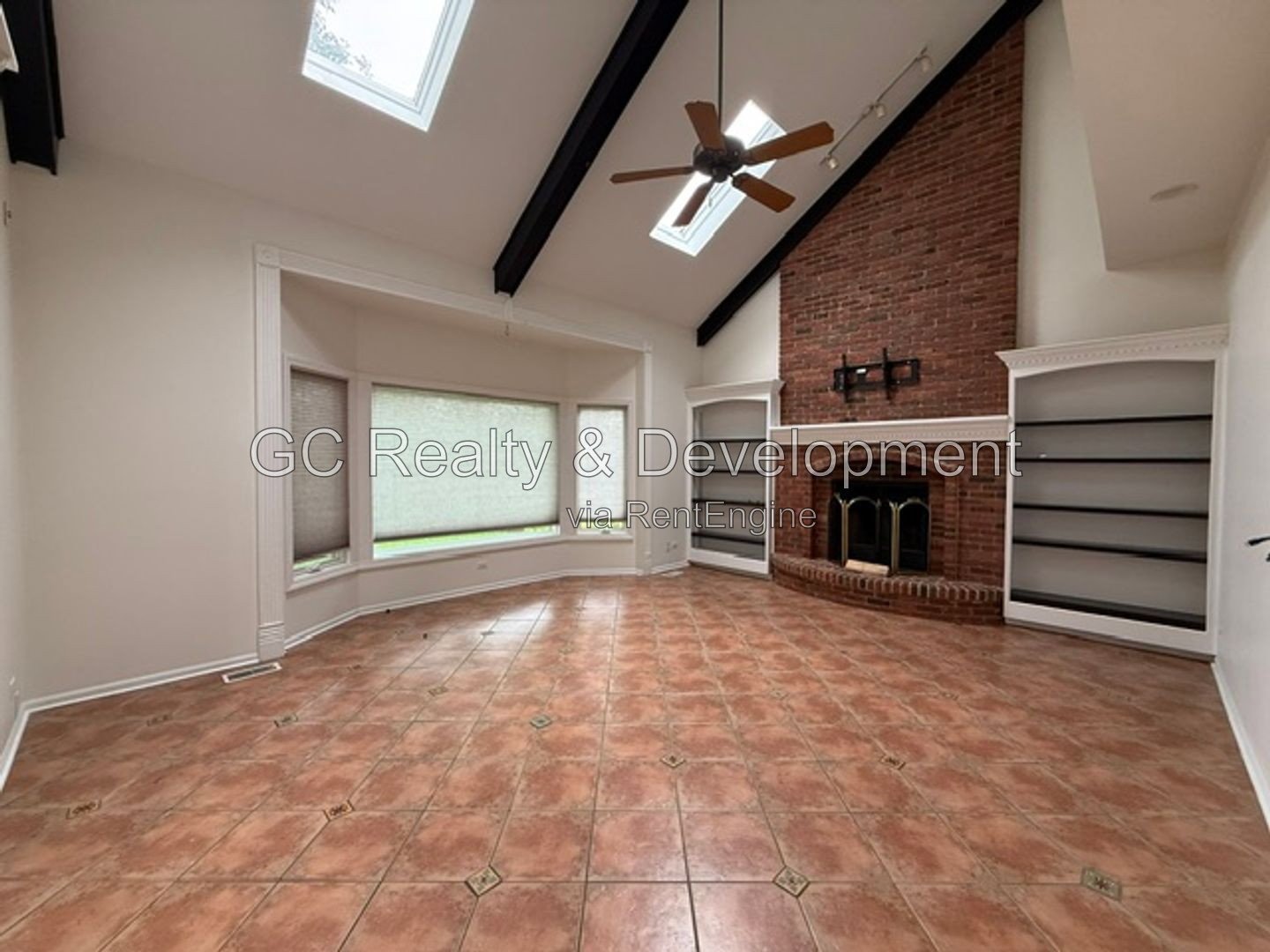 ***   COMING SOON 8/15/26!  / HARDWOOD FLOORS / CENTRAL AC / LAKE VIEWS / LARGE CLOSETS *** property image
