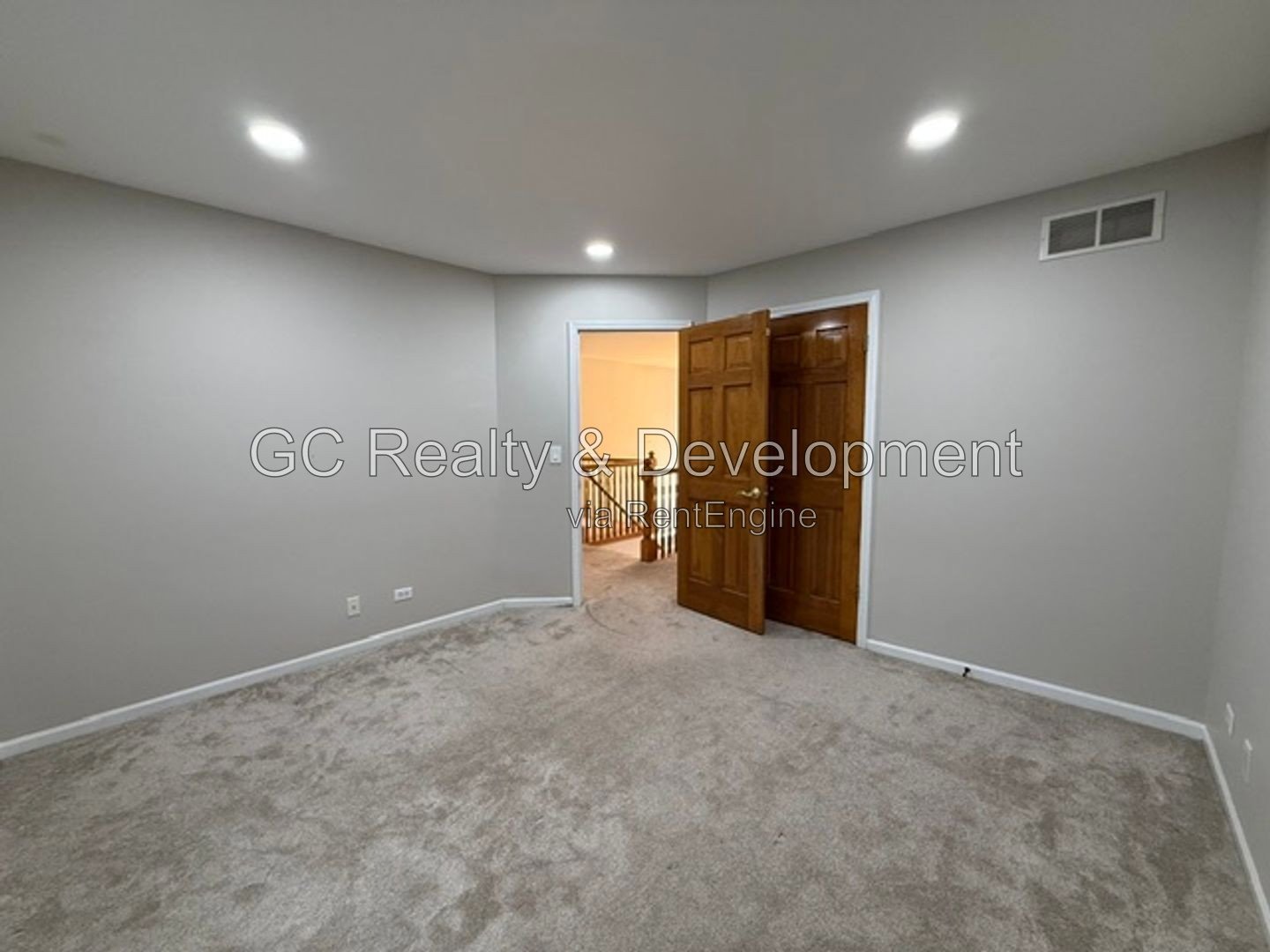 ***   COMING SOON 8/15/26!  / HARDWOOD FLOORS / CENTRAL AC / LAKE VIEWS / LARGE CLOSETS *** property image
