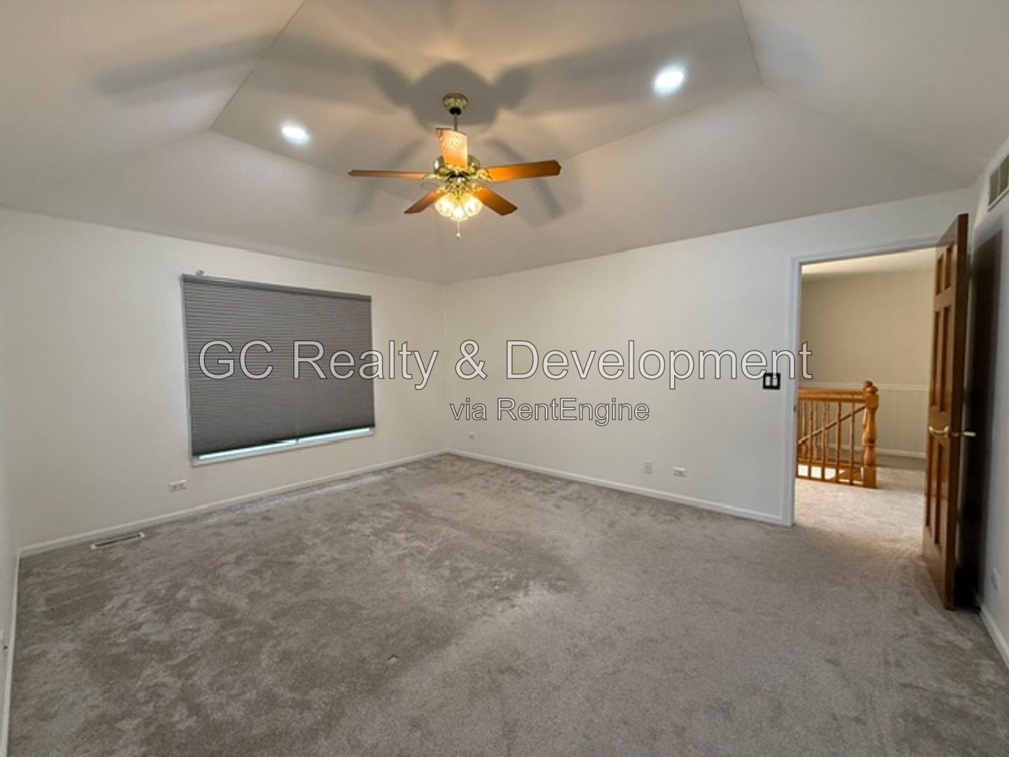 ***   COMING SOON 8/15/26!  / HARDWOOD FLOORS / CENTRAL AC / LAKE VIEWS / LARGE CLOSETS *** property image