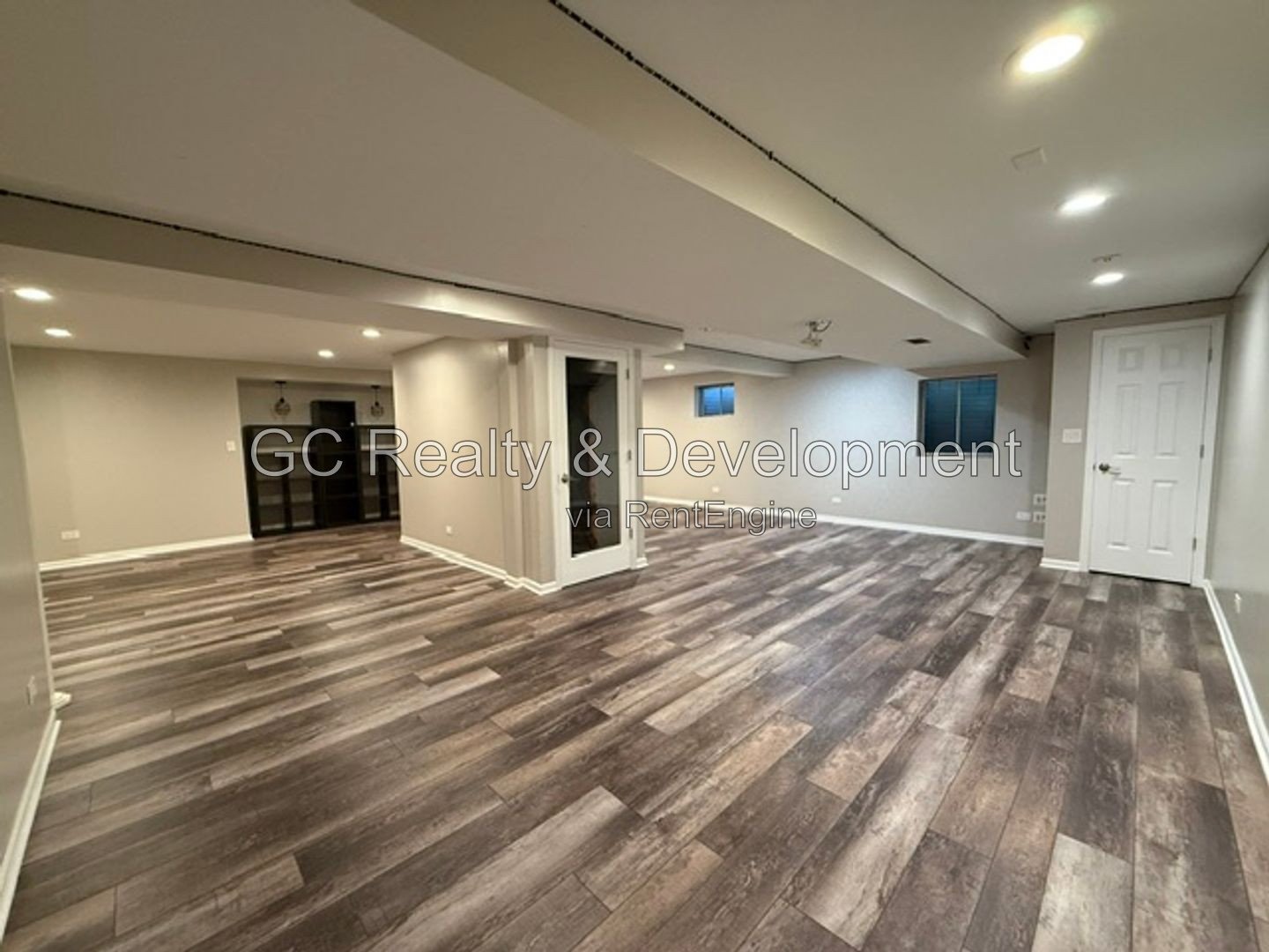 ***   COMING SOON 8/15/26!  / HARDWOOD FLOORS / CENTRAL AC / LAKE VIEWS / LARGE CLOSETS *** property image