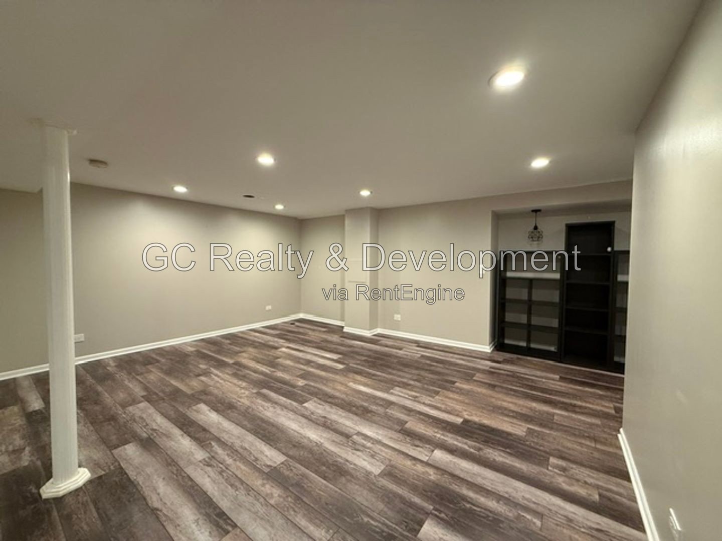 ***   COMING SOON 8/15/26!  / HARDWOOD FLOORS / CENTRAL AC / LAKE VIEWS / LARGE CLOSETS *** property image