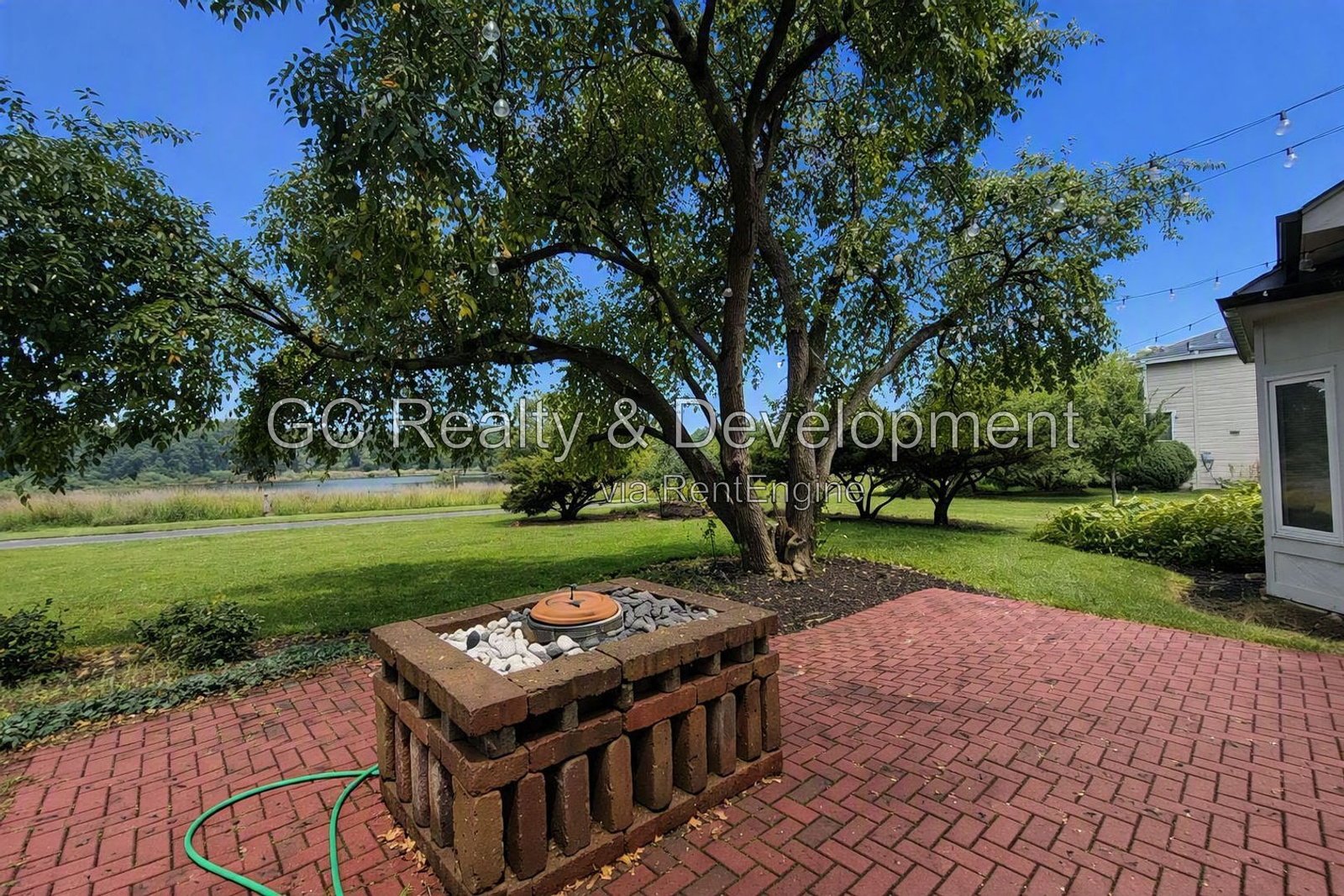 ***   COMING SOON 8/15/26!  / HARDWOOD FLOORS / CENTRAL AC / LAKE VIEWS / LARGE CLOSETS *** property image