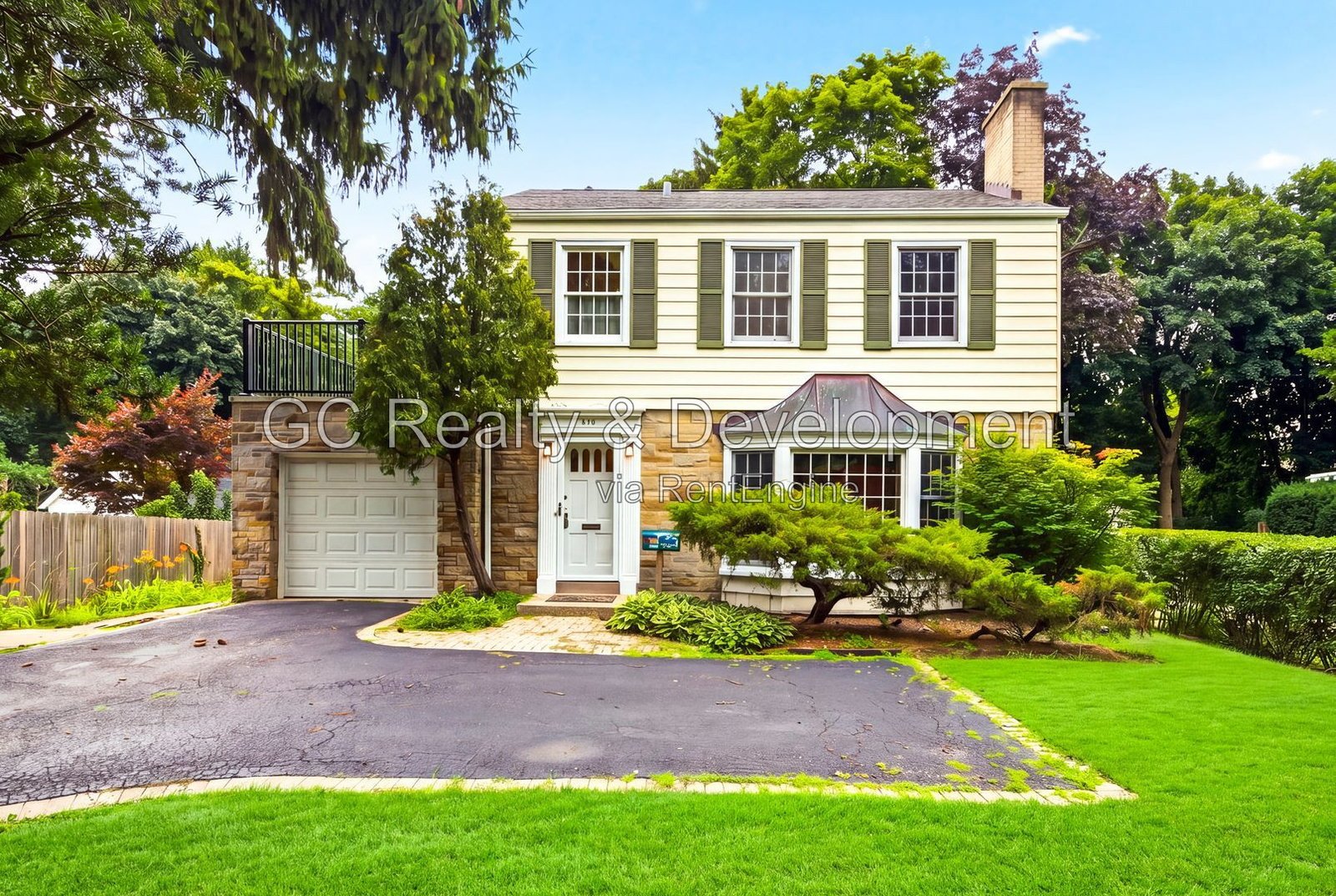 *** 3BR-2.5BA / APPLIANCES INCLUDED / ATTACHED GARAGE / CENTRAL AIR / IN-UNIT LAUNDRY / PET FRIENDLY *** property image