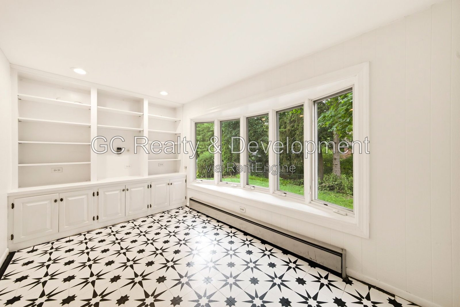 *** 3BR-2.5BA / APPLIANCES INCLUDED / ATTACHED GARAGE / CENTRAL AIR / IN-UNIT LAUNDRY / PET FRIENDLY *** property image