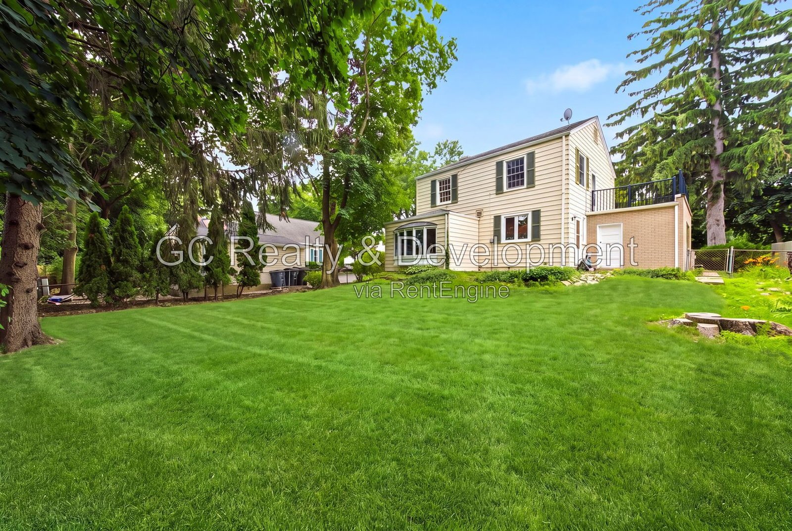 *** 3BR-2.5BA / APPLIANCES INCLUDED / ATTACHED GARAGE / CENTRAL AIR / IN-UNIT LAUNDRY / PET FRIENDLY *** property image