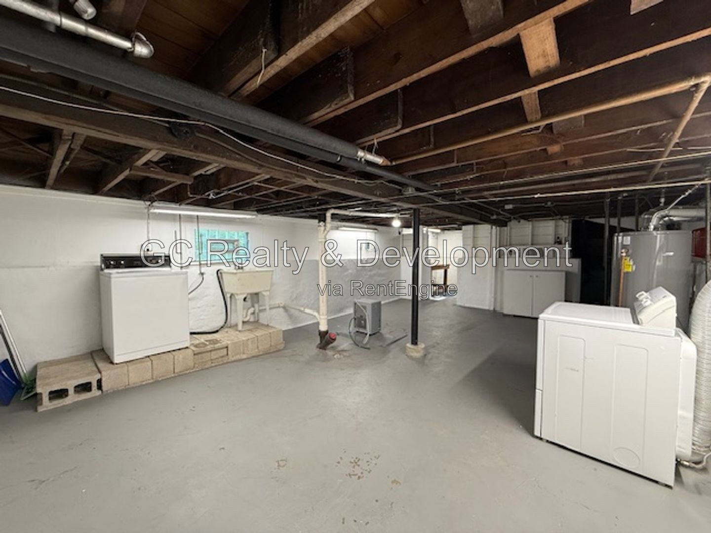 *** 2BR-1BA / FENCED YARD W PATIO / IN-UNIT LAUNDRY / PET FRIENDLY / DETACHED GARAGE / CENTRAL AC *** property image