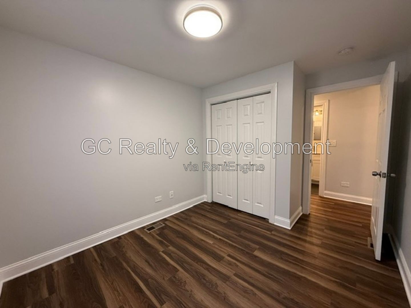 *** 2BR-1BA / RECENTLY UPDATED / GARAGE / CENTRAL AIR / SS APPLIANCES / ON-SITE LAUNDRY / HARDWOOD FLOORS / ON-SITE STORAGE *** property image