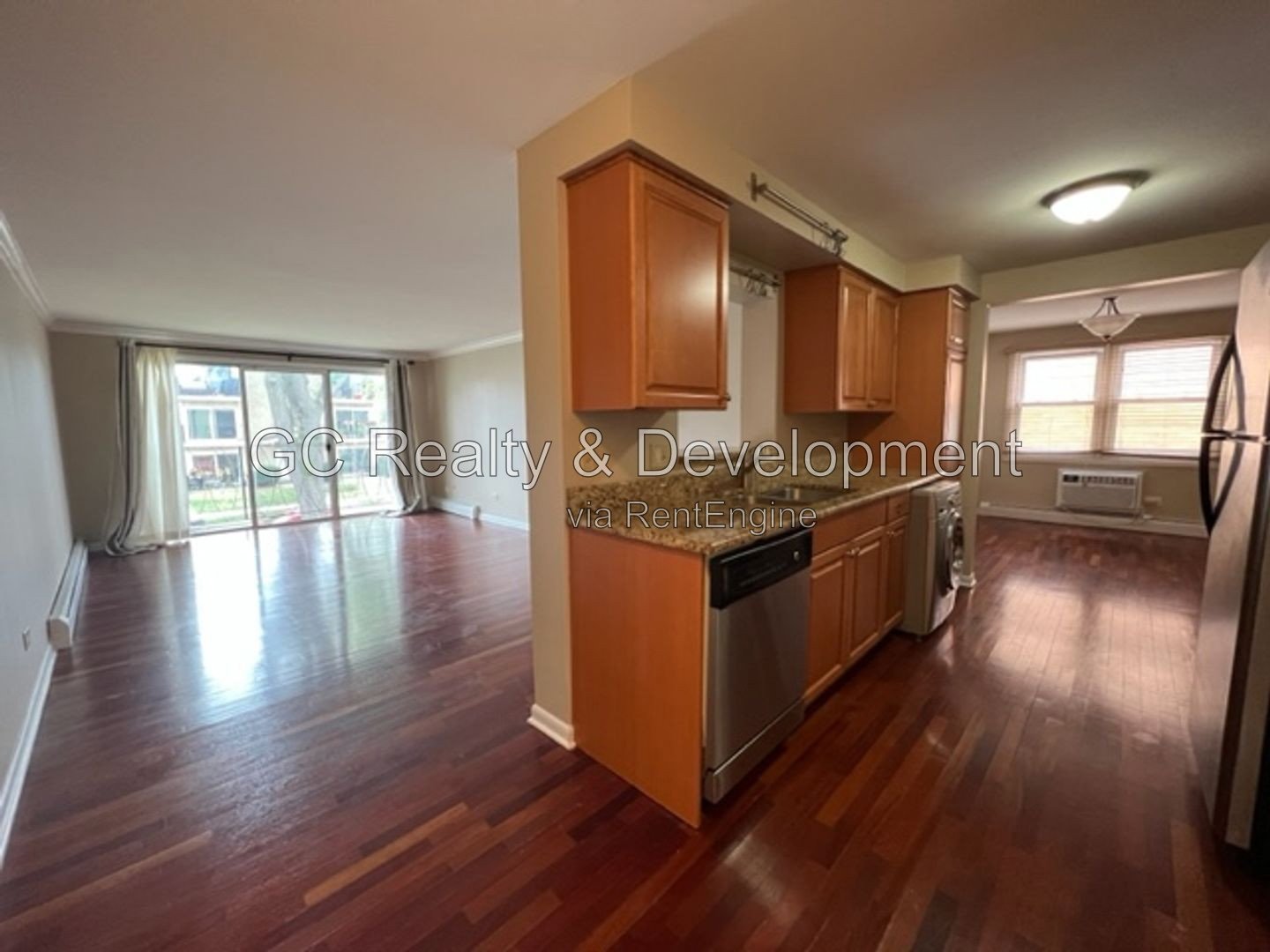 *** DES PLAINES CONDO / HARDWOOD FLOORS / SS APPLIANCES / IN-UNIT LAUNDRY / GARAGE / PAY ELECTRIC ONLY** property image