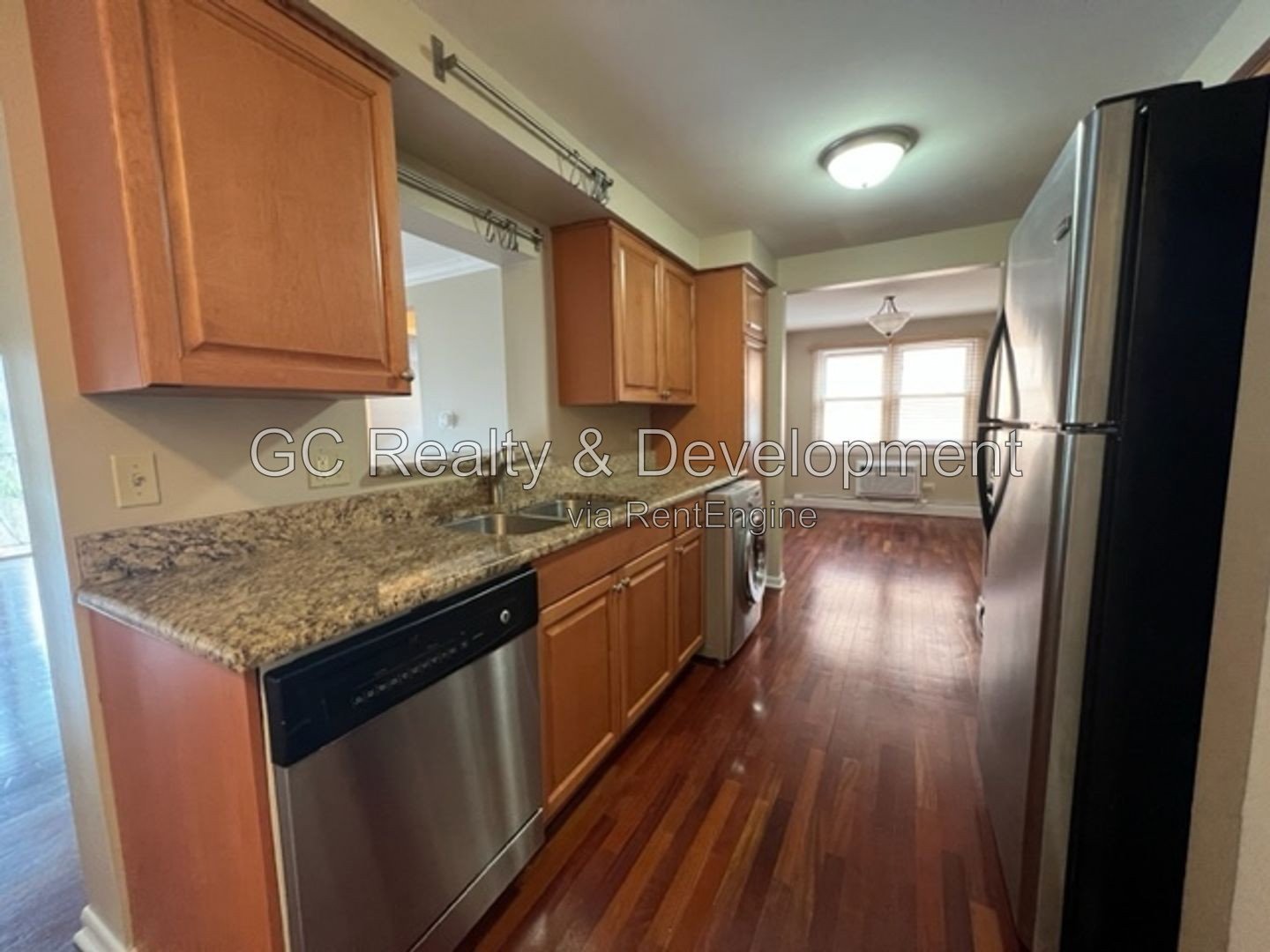 *** DES PLAINES CONDO / HARDWOOD FLOORS / SS APPLIANCES / IN-UNIT LAUNDRY / GARAGE / PAY ELECTRIC ONLY** property image