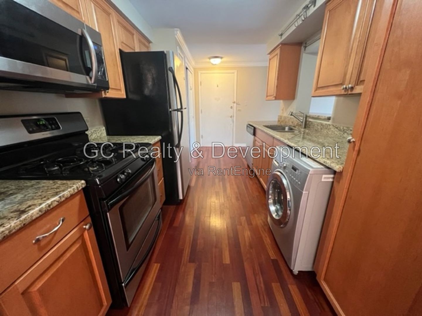 *** DES PLAINES CONDO / HARDWOOD FLOORS / SS APPLIANCES / IN-UNIT LAUNDRY / GARAGE / PAY ELECTRIC ONLY** property image