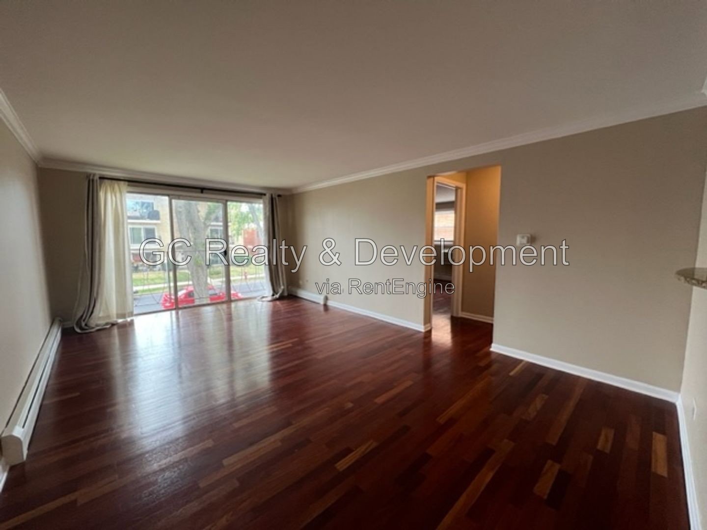 *** DES PLAINES CONDO / HARDWOOD FLOORS / SS APPLIANCES / IN-UNIT LAUNDRY / GARAGE / PAY ELECTRIC ONLY** property image