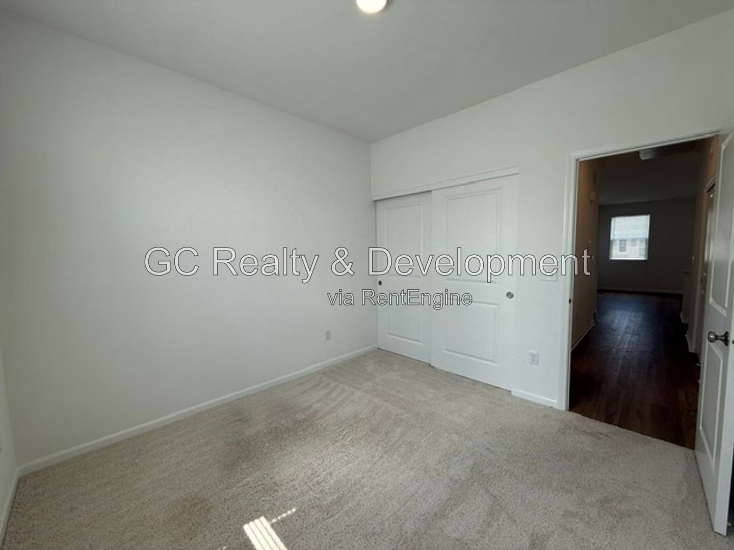 *** LEASE TODAY – SEPTEMBER FREE! / 3BR-3BA / SMALL PETS WELCOMED / IN-UNIT LAUNDRY / GARAGE *** property image