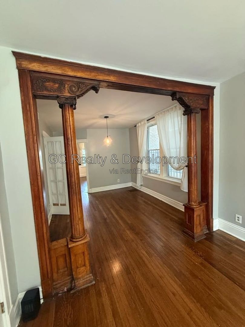 *** COMING SOON 9-15-26! / WICKER PARK / 2 BDRM / W&D IN UNIT / TRASNIT NEARBY / SMALL PETS WELCOME *** property image