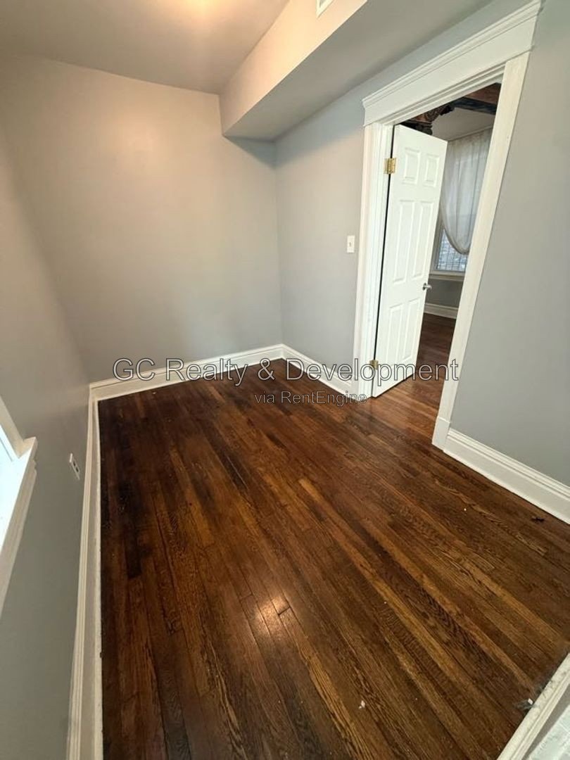 *** COMING SOON 9-15-26! / WICKER PARK / 2 BDRM / W&D IN UNIT / TRASNIT NEARBY / SMALL PETS WELCOME *** property image