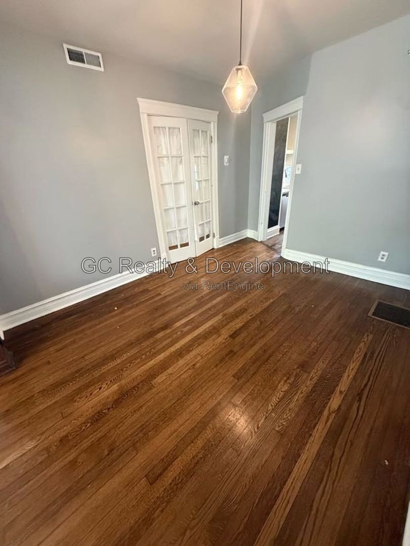 *** COMING SOON 9-15-26! / WICKER PARK / 2 BDRM / W&D IN UNIT / TRASNIT NEARBY / SMALL PETS WELCOME *** property image