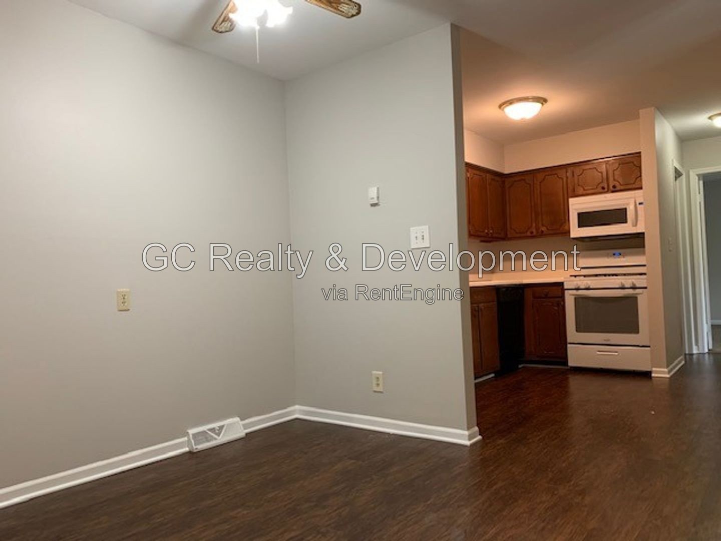 *** 2 BDRM / UPDATED UNITS / LAUNDRY IN BUILDING / PETS ALLOWED / LOTS OF CLOSET SPACE *** property image