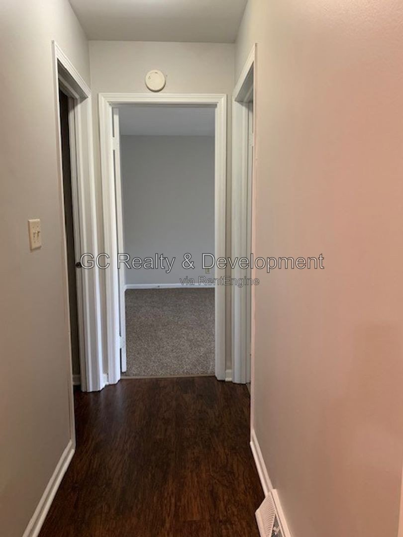 *** 2 BDRM / UPDATED UNITS / LAUNDRY IN BUILDING / PETS ALLOWED / LOTS OF CLOSET SPACE *** property image