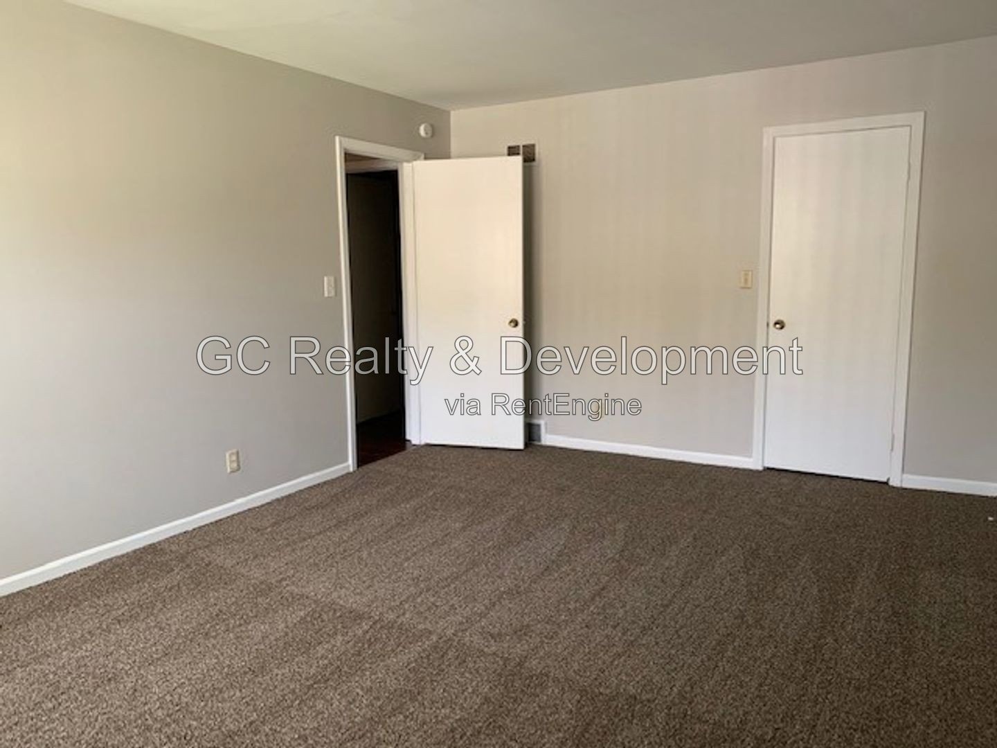 *** 2 BDRM / UPDATED UNITS / LAUNDRY IN BUILDING / PETS ALLOWED / LOTS OF CLOSET SPACE *** property image