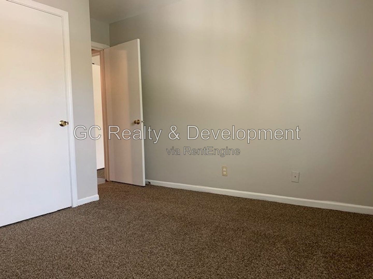 *** 2 BDRM / UPDATED UNITS / LAUNDRY IN BUILDING / PETS ALLOWED / LOTS OF CLOSET SPACE *** property image