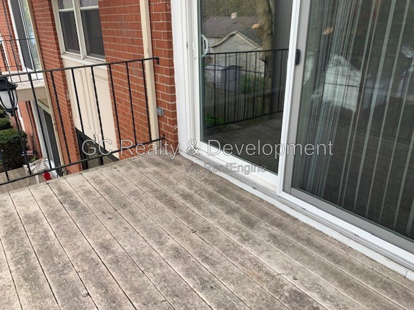 *** 2 BDRM / UPDATED UNITS / LAUNDRY IN BUILDING / PETS ALLOWED / LOTS OF CLOSET SPACE *** property image