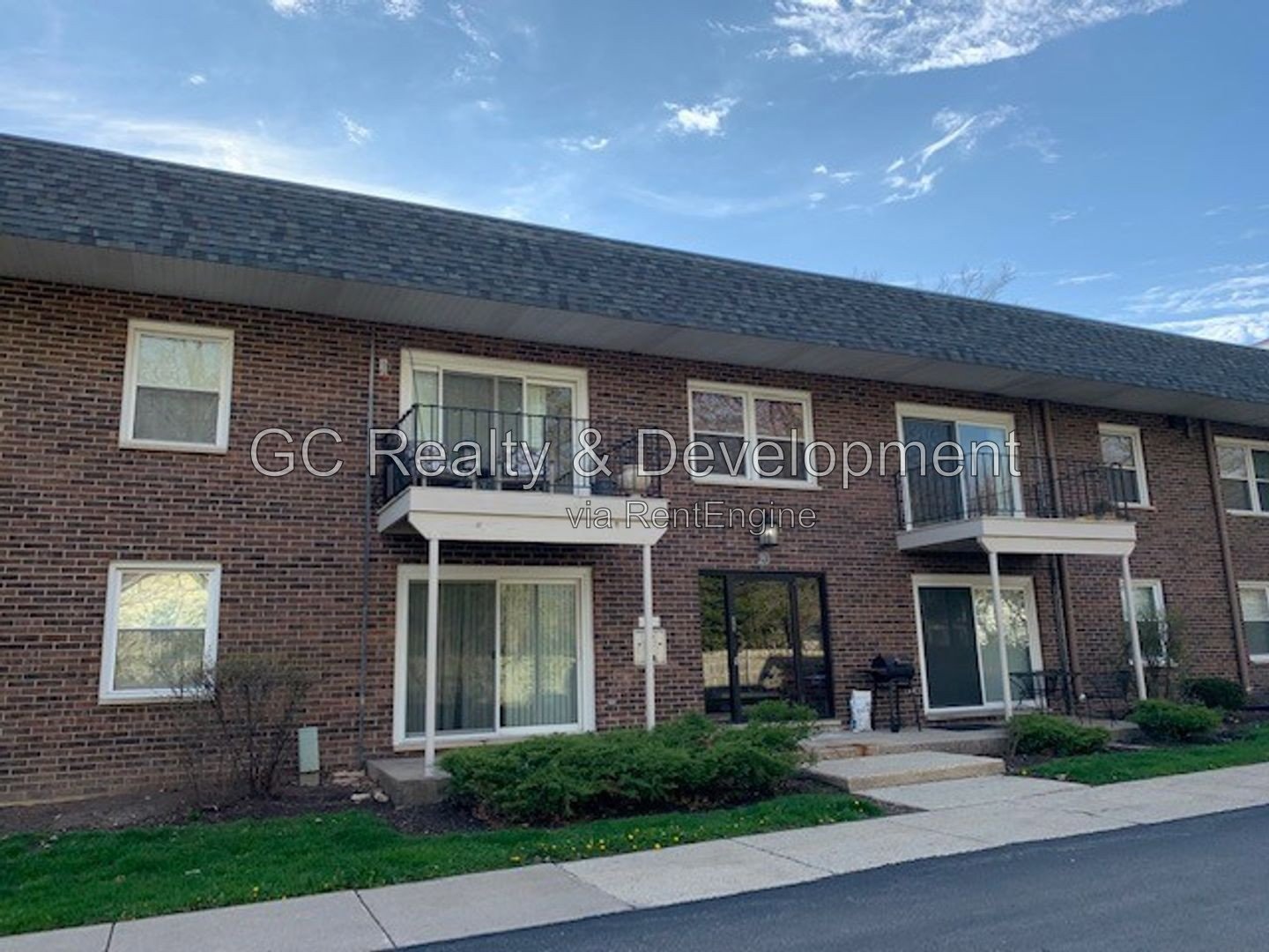 **** 2BR-1BA GENEVA CONDO / 2ND FLOOR / CENTRAL AIR / LARGE PRIVATE STORAGE UNIT / W&D IN BUILDING *** property image