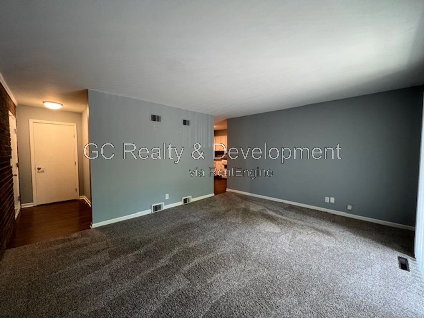 **** 2BR-1BA GENEVA CONDO / 2ND FLOOR / CENTRAL AIR / LARGE PRIVATE STORAGE UNIT / W&D IN BUILDING *** property image