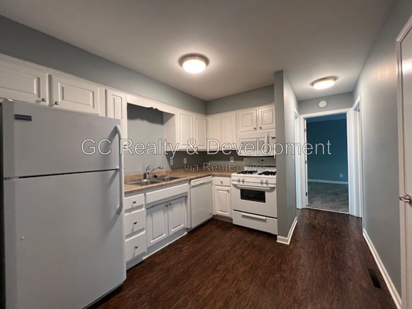 **** 2BR-1BA GENEVA CONDO / 2ND FLOOR / CENTRAL AIR / LARGE PRIVATE STORAGE UNIT / W&D IN BUILDING *** property image