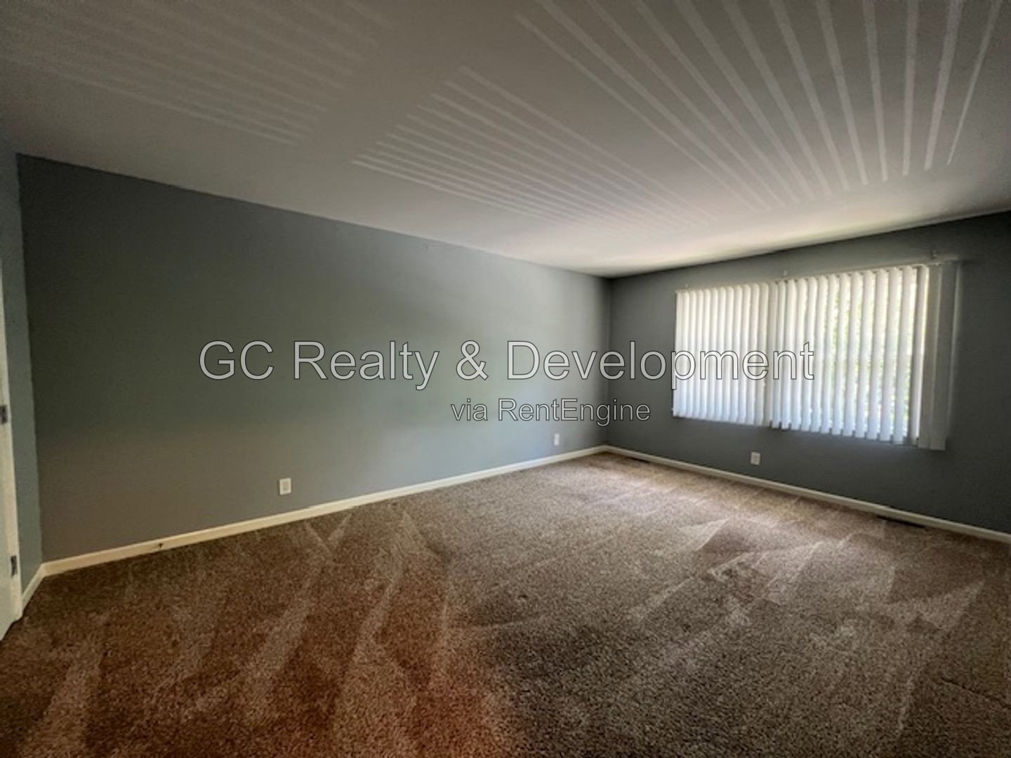 **** 2BR-1BA GENEVA CONDO / 2ND FLOOR / CENTRAL AIR / LARGE PRIVATE STORAGE UNIT / W&D IN BUILDING *** property image
