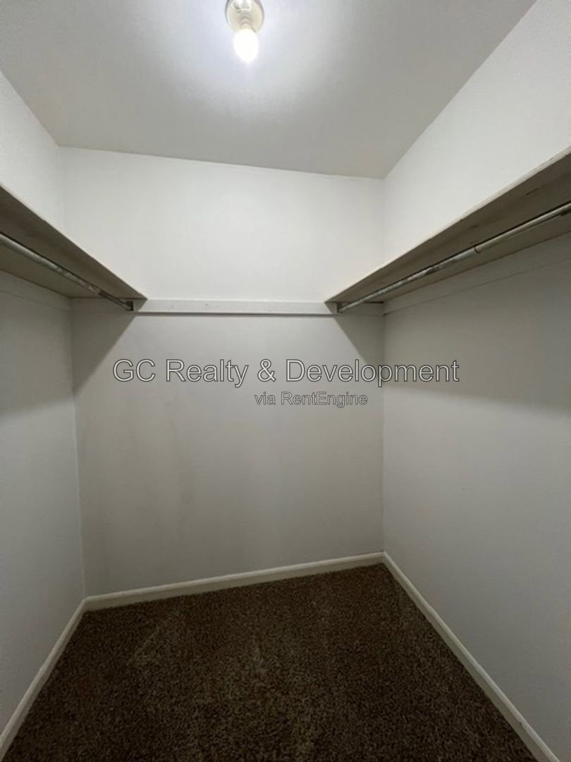 **** 2BR-1BA GENEVA CONDO / 2ND FLOOR / CENTRAL AIR / LARGE PRIVATE STORAGE UNIT / W&D IN BUILDING *** property image