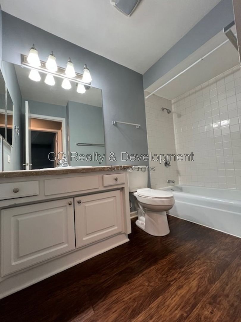 **** 2BR-1BA GENEVA CONDO / 2ND FLOOR / CENTRAL AIR / LARGE PRIVATE STORAGE UNIT / W&D IN BUILDING *** property image