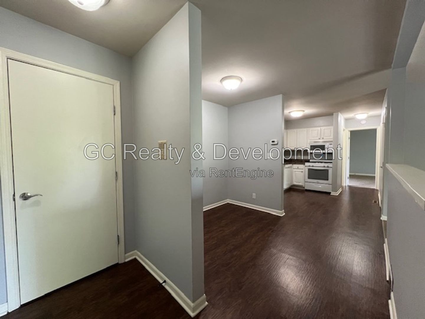 **** 2BR-1BA GENEVA CONDO / 2ND FLOOR / CENTRAL AIR / LARGE PRIVATE STORAGE UNIT / W&D IN BUILDING *** property image