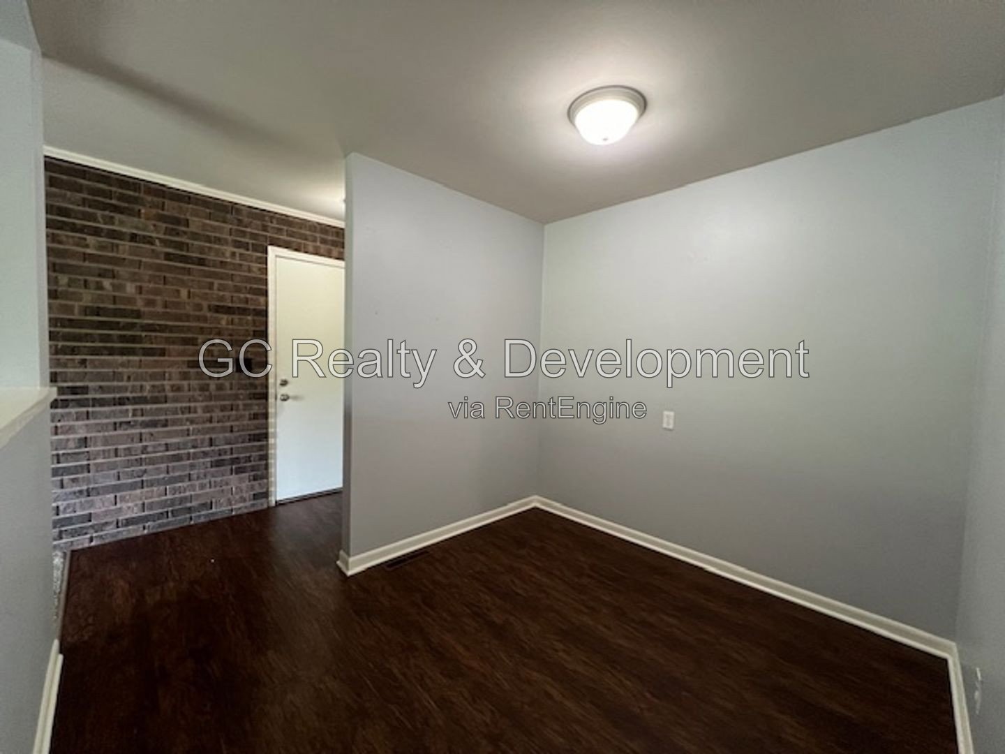 **** 2BR-1BA GENEVA CONDO / 2ND FLOOR / CENTRAL AIR / LARGE PRIVATE STORAGE UNIT / W&D IN BUILDING *** property image