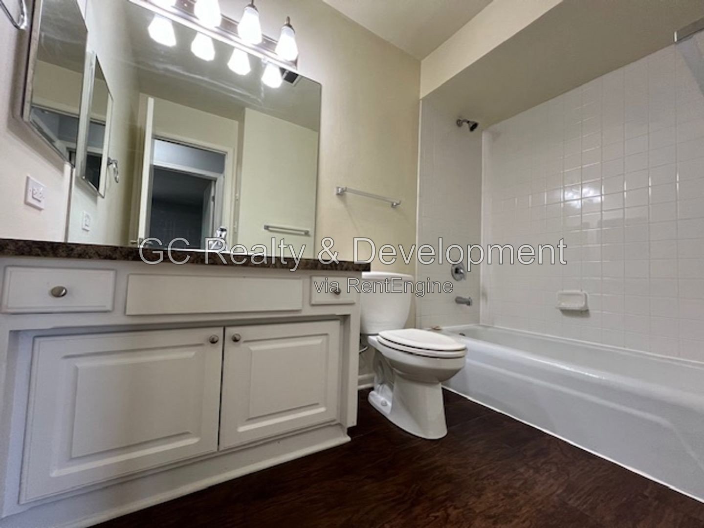 **** 2BR-1BA GENEVA CONDO / 2ND FLOOR / CENTRAL AIR / LARGE PRIVATE STORAGE UNIT / W&D IN BUILDING *** property image