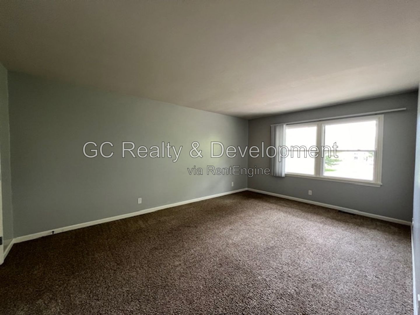 **** 2BR-1BA GENEVA CONDO / 2ND FLOOR / CENTRAL AIR / LARGE PRIVATE STORAGE UNIT / W&D IN BUILDING *** property image