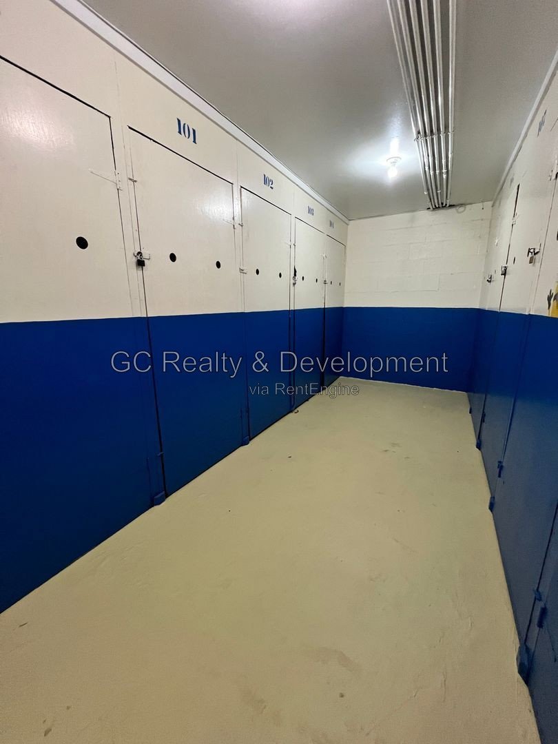*** 2 BDRM / STORAGE UNIT / PARKING INCLUDED / COMMON AREA LAUNDRY *** property image
