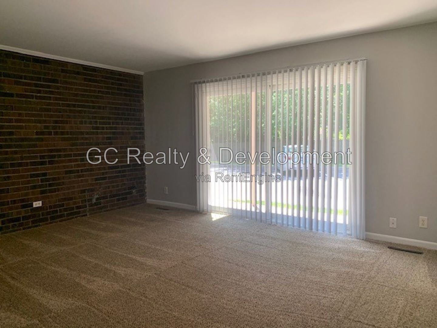 *** 2 BDRM / FIRST FLOOR UNIT / APPLIANCES INCL / PET FRIENDLY / LAUNDRY IN BUILDING *** property image