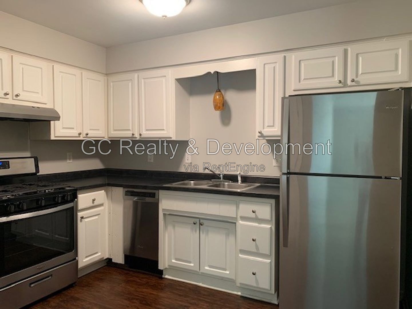 *** 2 BDRM / FIRST FLOOR UNIT / APPLIANCES INCL / PET FRIENDLY / LAUNDRY IN BUILDING *** property image
