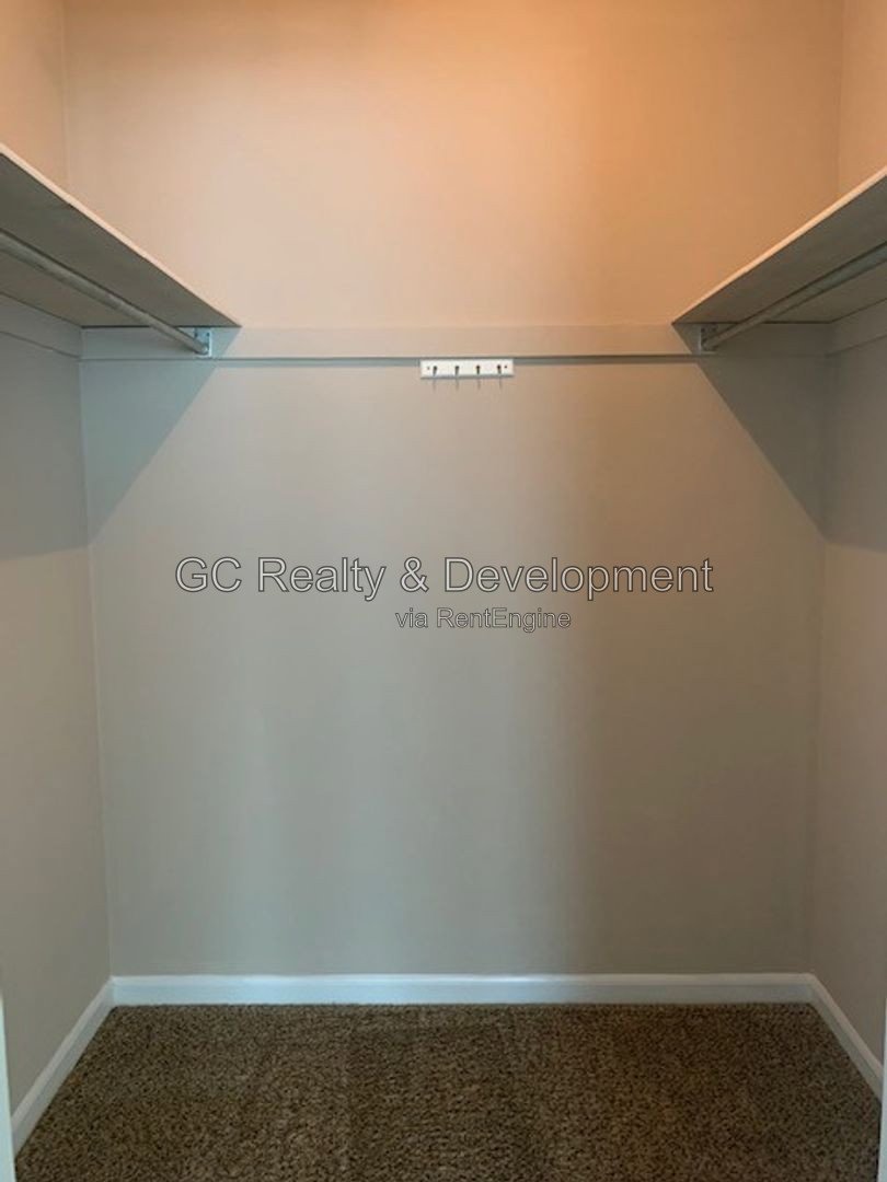 *** 2 BDRM / FIRST FLOOR UNIT / APPLIANCES INCL / PET FRIENDLY / LAUNDRY IN BUILDING *** property image