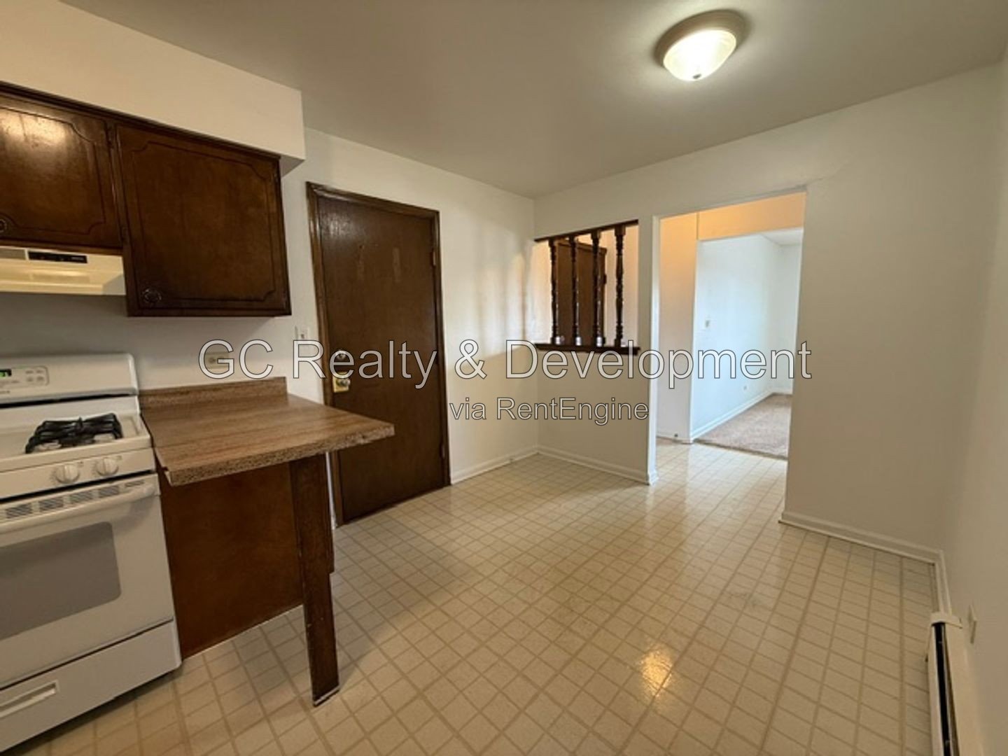 *** 2 BDRM / STORAGE UNIT / PARKING INCLUDED / COMMON AREA LAUNDRY *** property image