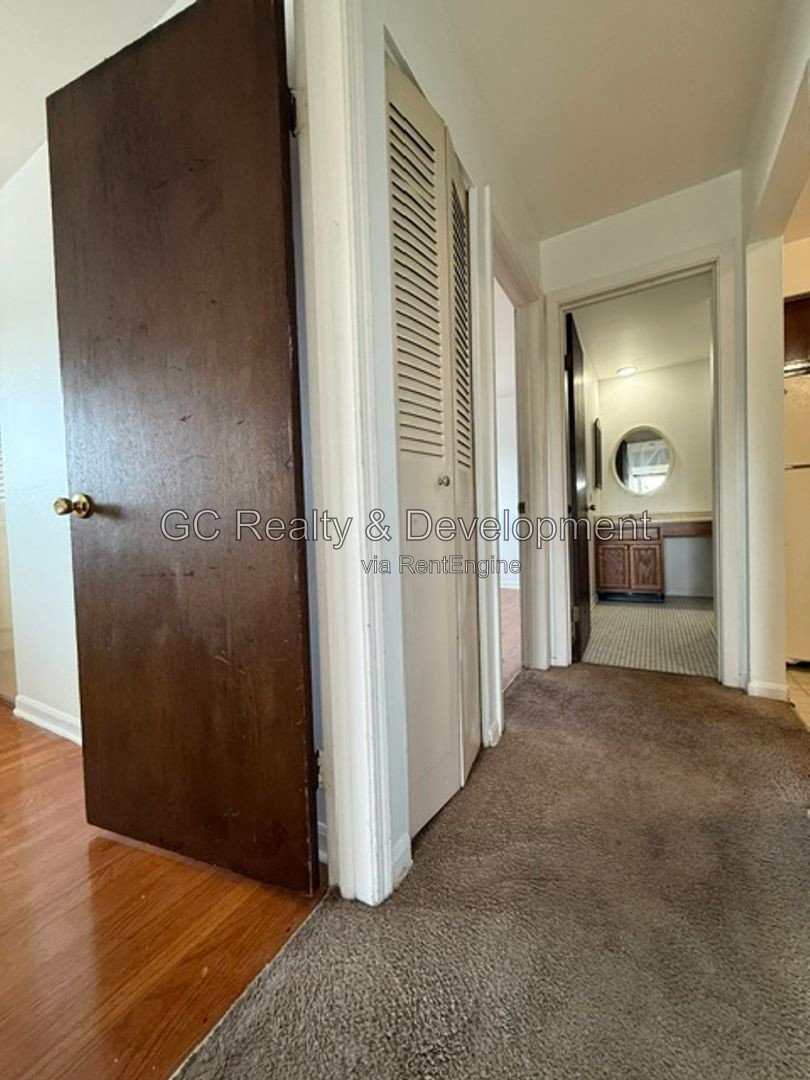 *** 2 BDRM / STORAGE UNIT / PARKING INCLUDED / COMMON AREA LAUNDRY *** property image