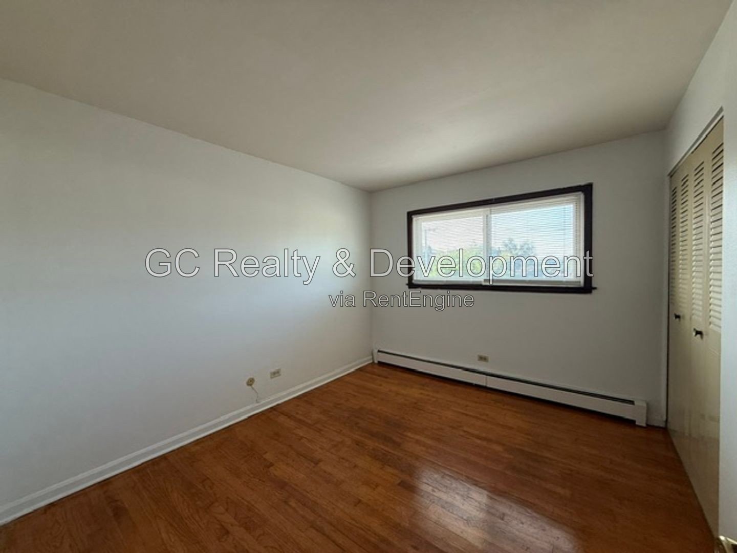 *** 2 BDRM / STORAGE UNIT / PARKING INCLUDED / COMMON AREA LAUNDRY *** property image