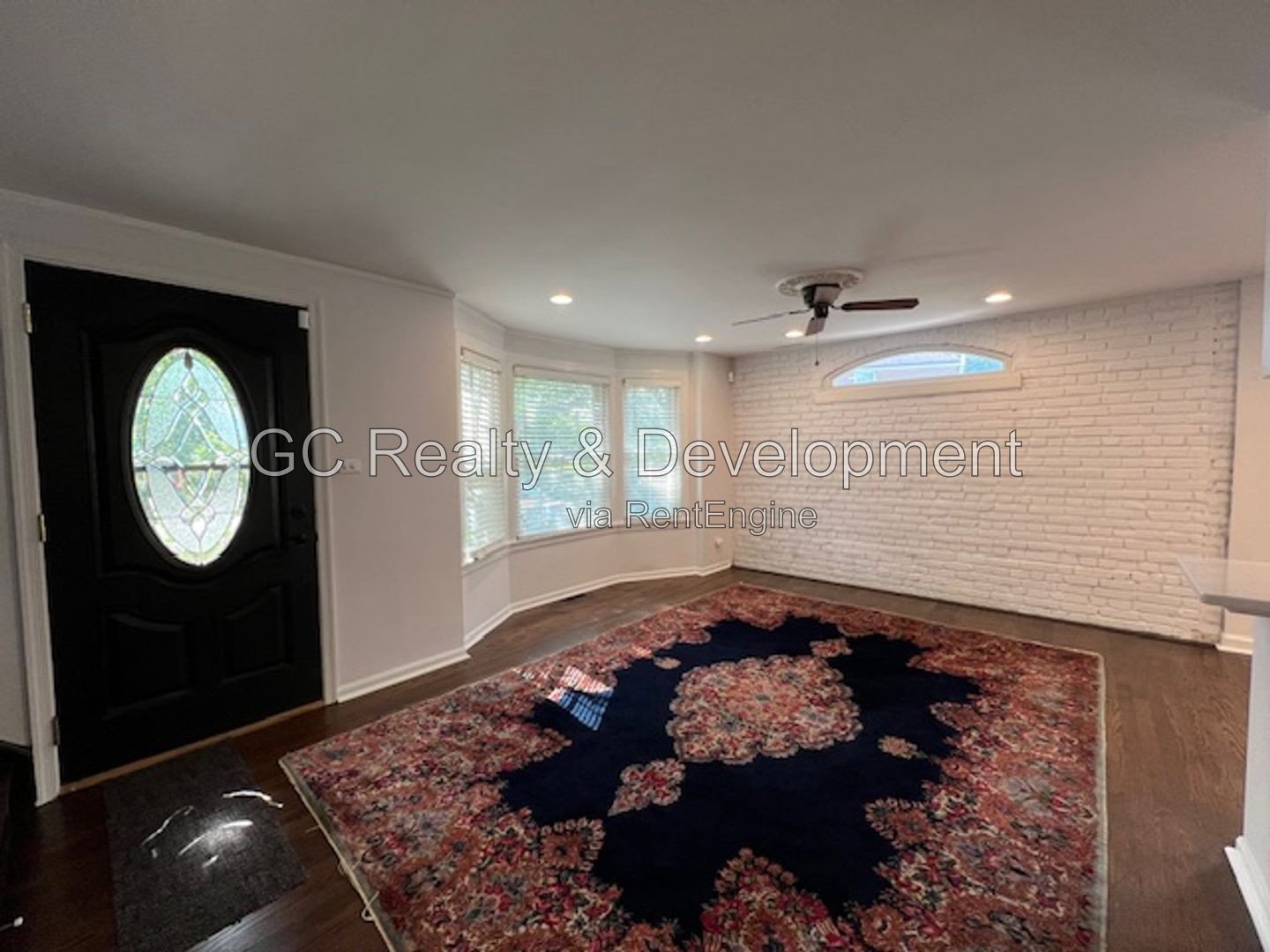 *** BEAUTIFUL ALL BRICK GEORGIAN HOME / CLARENDON HILLS / 3 CAR GARAGE / HUGE FENCED YARD *** property image