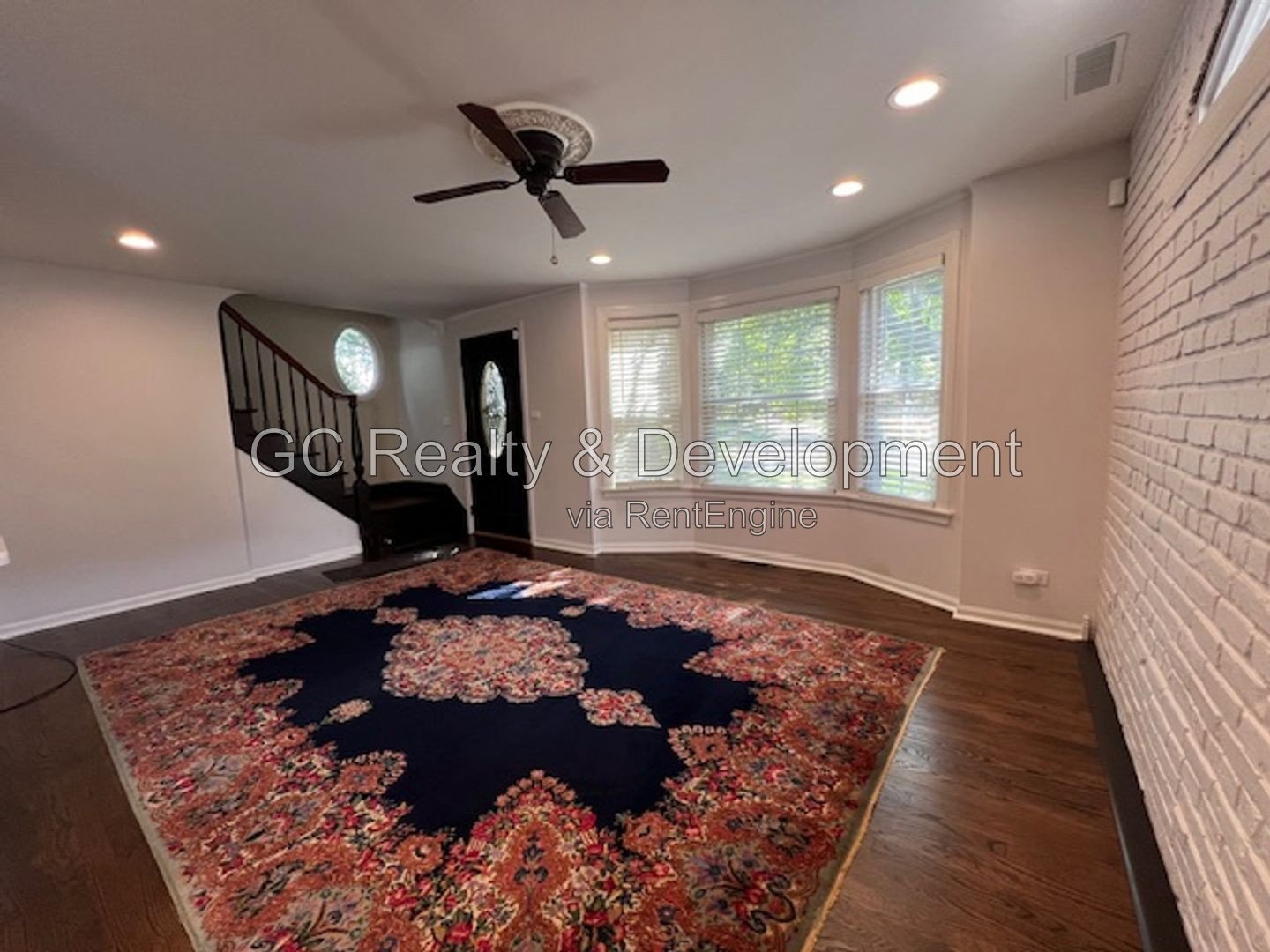 *** BEAUTIFUL ALL BRICK GEORGIAN HOME / CLARENDON HILLS / 3 CAR GARAGE / HUGE FENCED YARD *** property image
