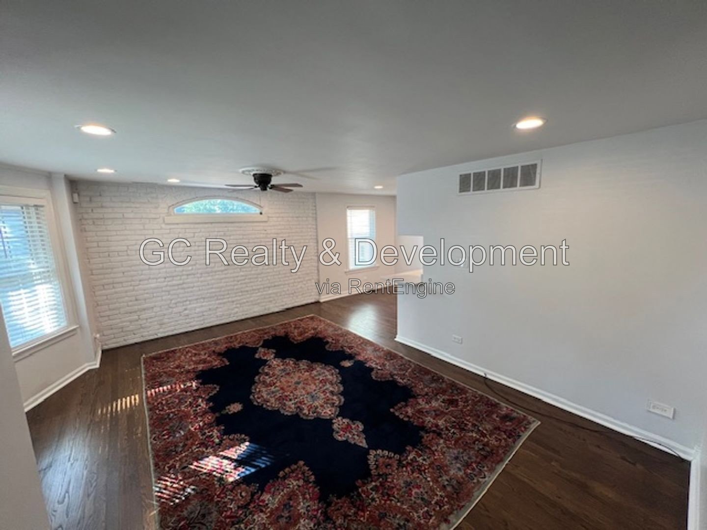 *** BEAUTIFUL ALL BRICK GEORGIAN HOME / CLARENDON HILLS / 3 CAR GARAGE / HUGE FENCED YARD *** property image